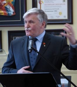 Romeo Dallaire said that PTSD vets don't need medicine, they need understanding.
